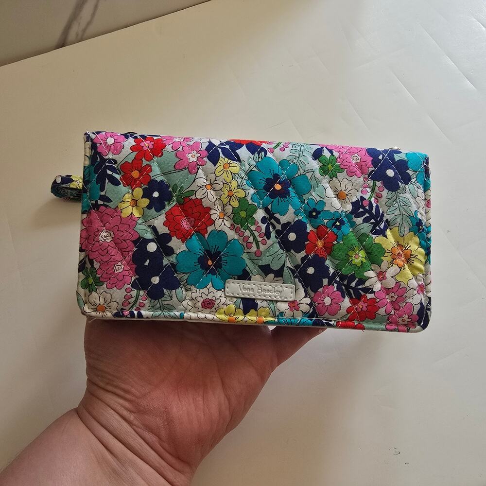 NWT Vera Bradley Far Out RFID Crossbody Wallet Wristlet - Picture 2 of 7